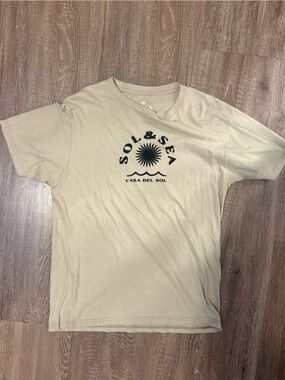 Sunburst Graphic Tee in Pale Yellow